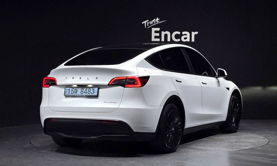 Tesla Model Y 2021