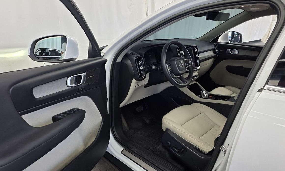 Volvo XC40 2023