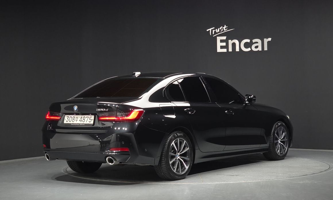 BMW 3-Series 2023