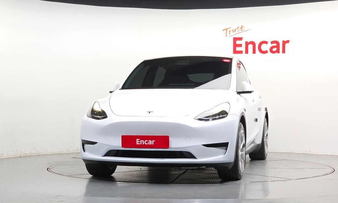 Tesla Model Y 2024