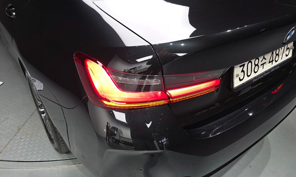 BMW 3-Series 2023