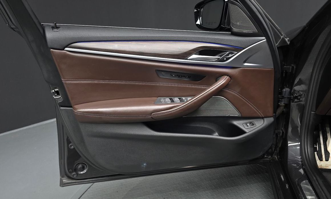BMW 5-Series 2020