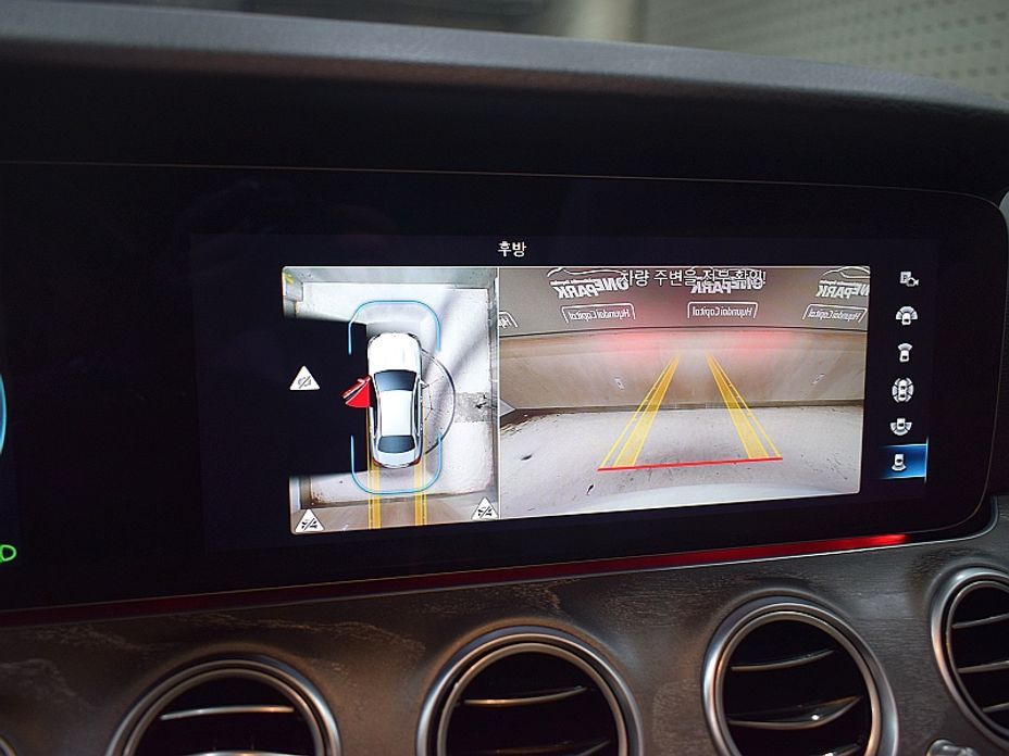 Mercedes-Benz E-Class 2022