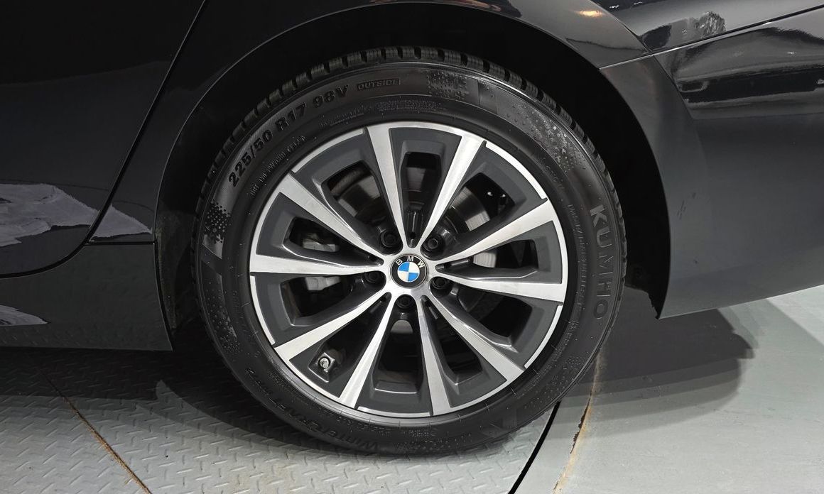 BMW 3-Series 2023
