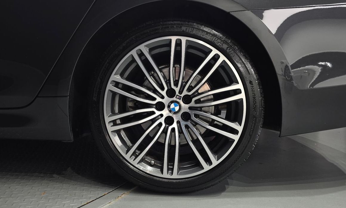 BMW 5-Series 2020