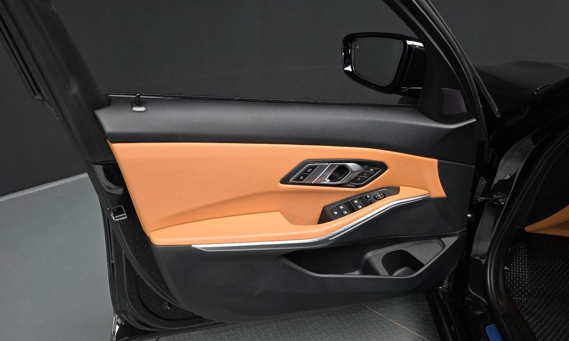BMW 3-Series 2023