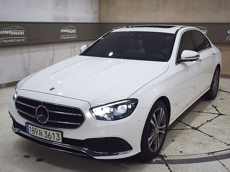 Mercedes-Benz E-Class 2022