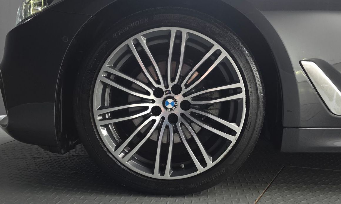 BMW 5-Series 2020