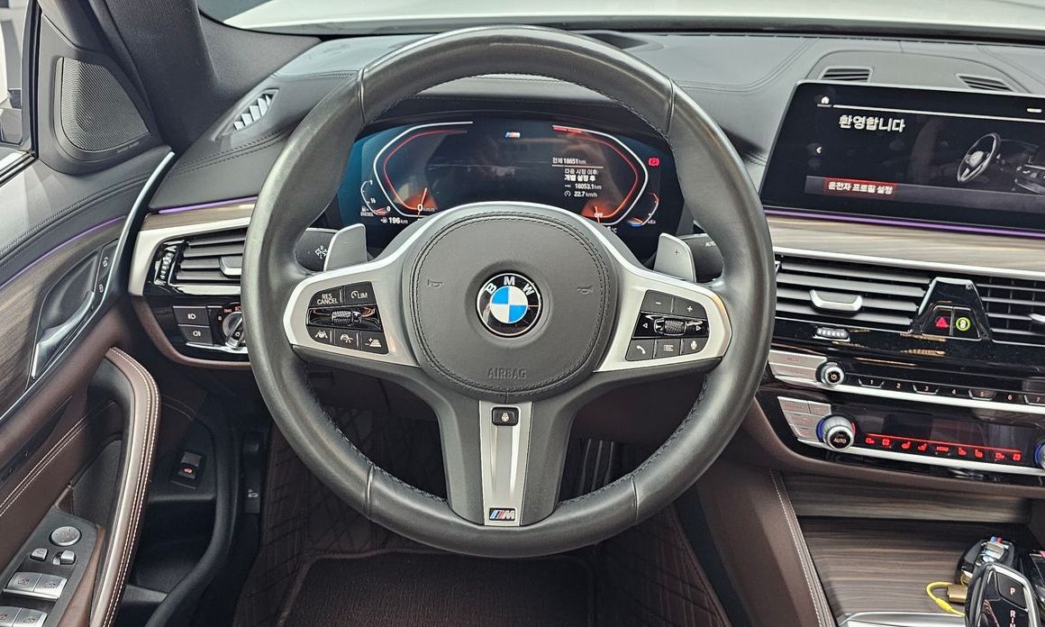 BMW 5-Series 2020