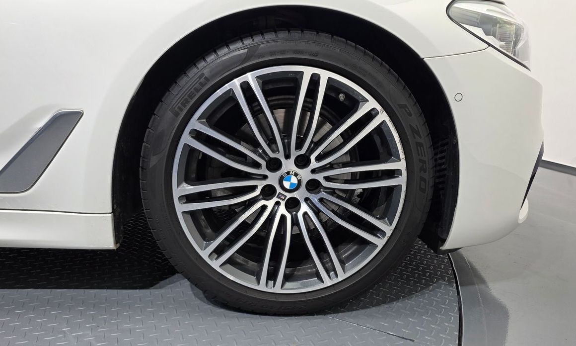 BMW 5-Series 2020
