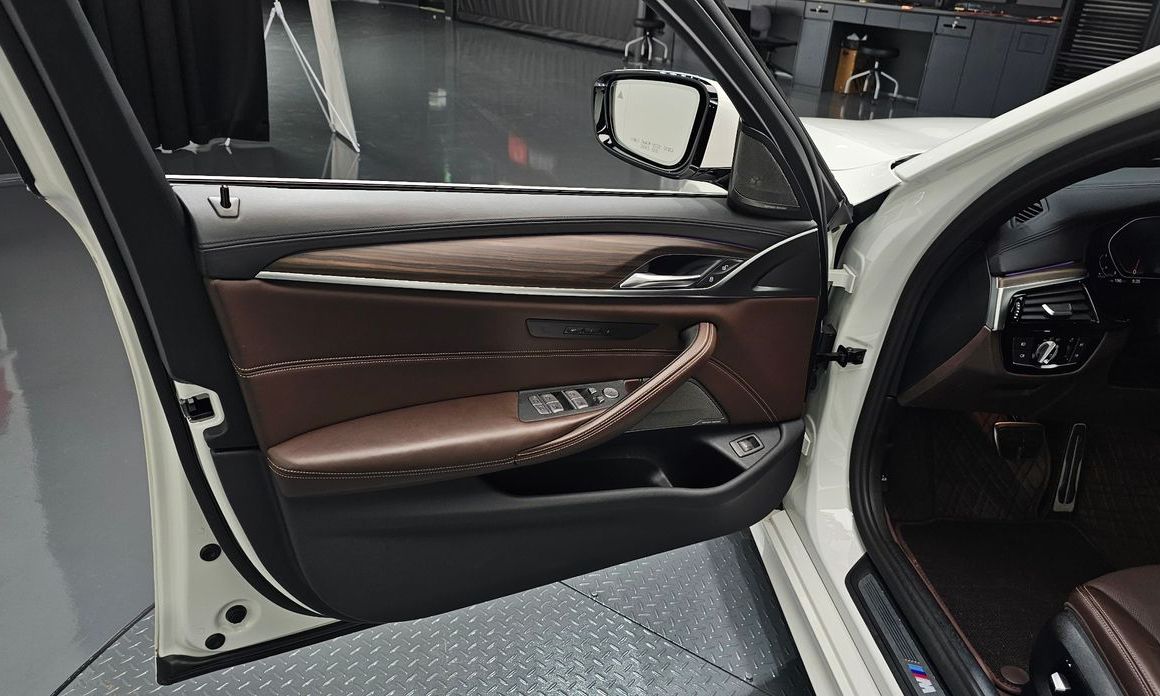 BMW 5-Series 2020