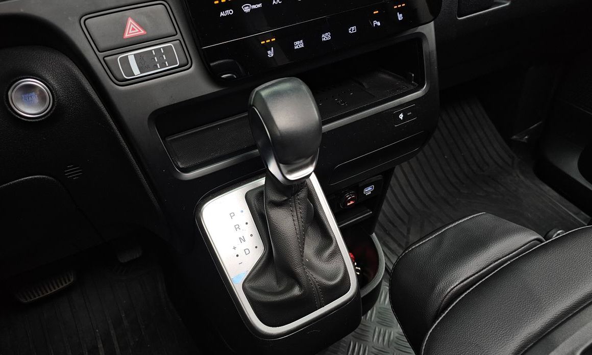 Hyundai Staria 2025