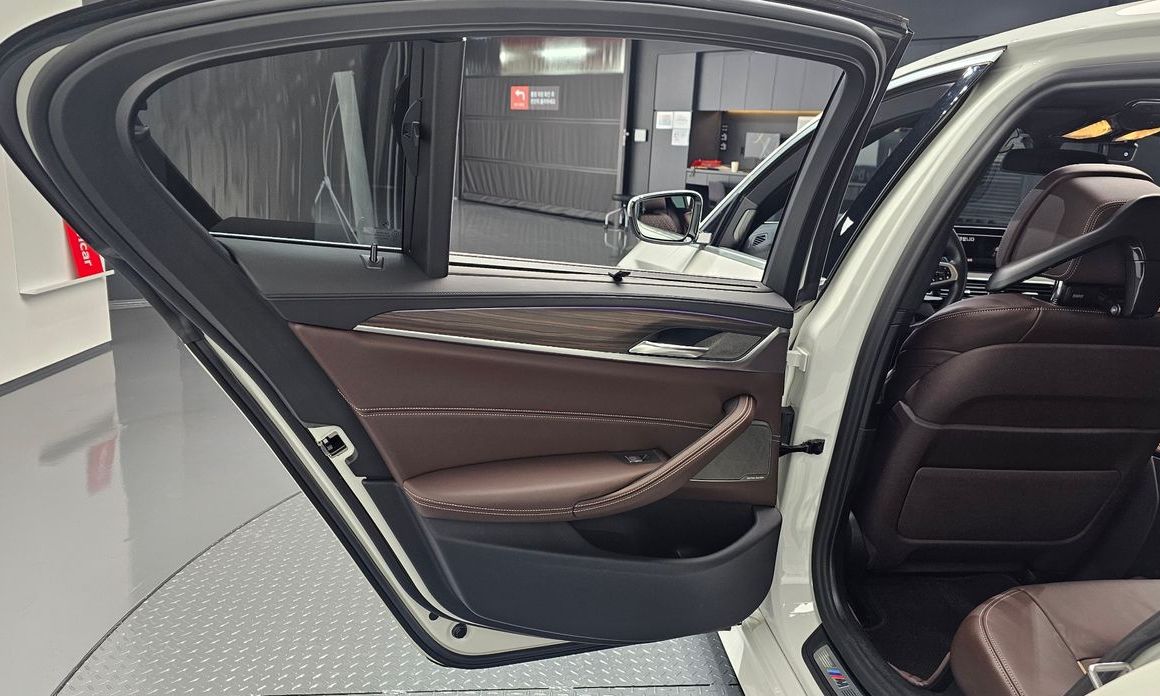 BMW 5-Series 2020