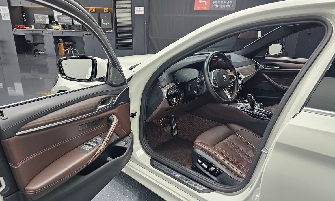 BMW 5-Series 2020