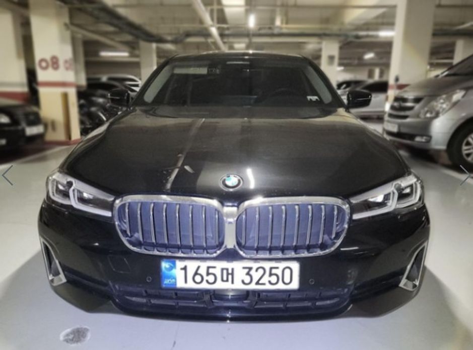 BMW 5-Series 2023