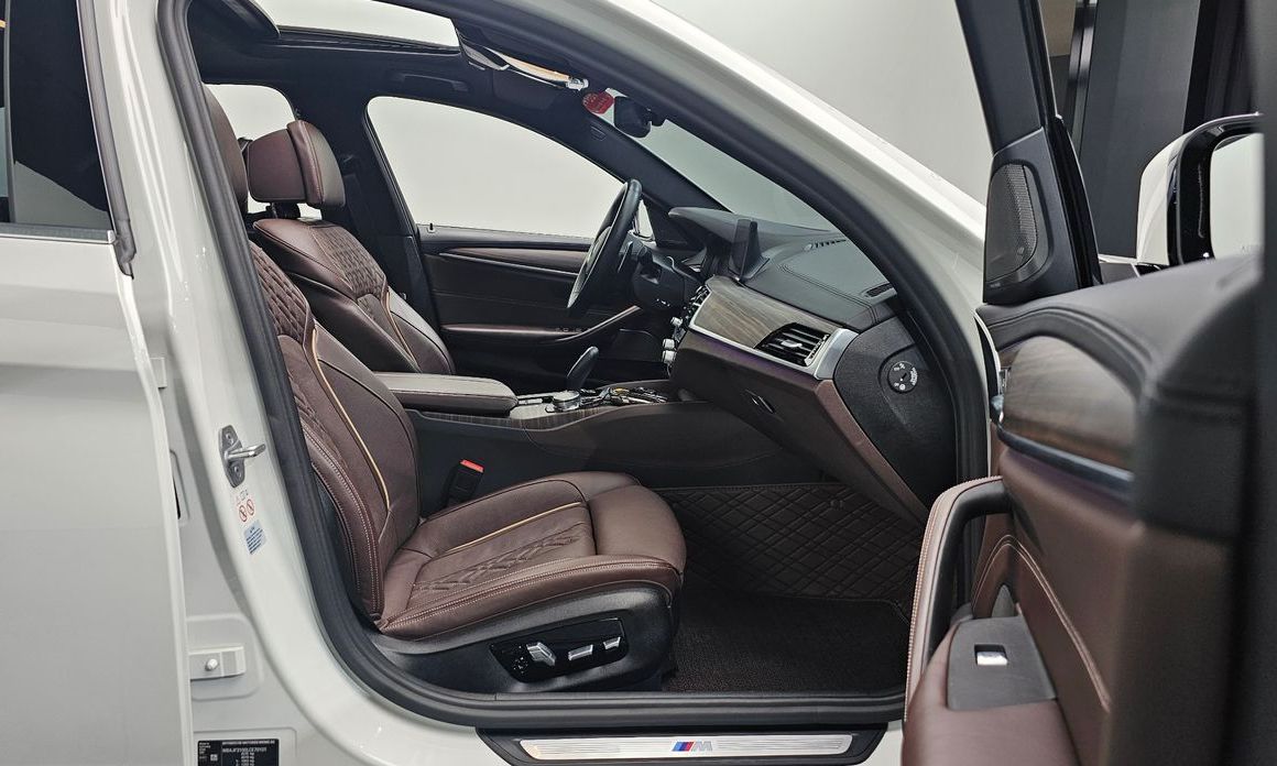 BMW 5-Series 2020