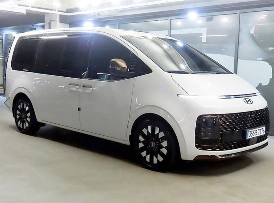 Hyundai Staria 2025