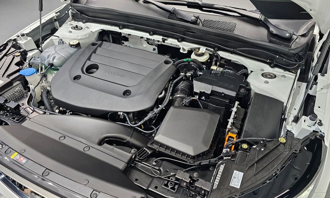 Volvo XC40 2025