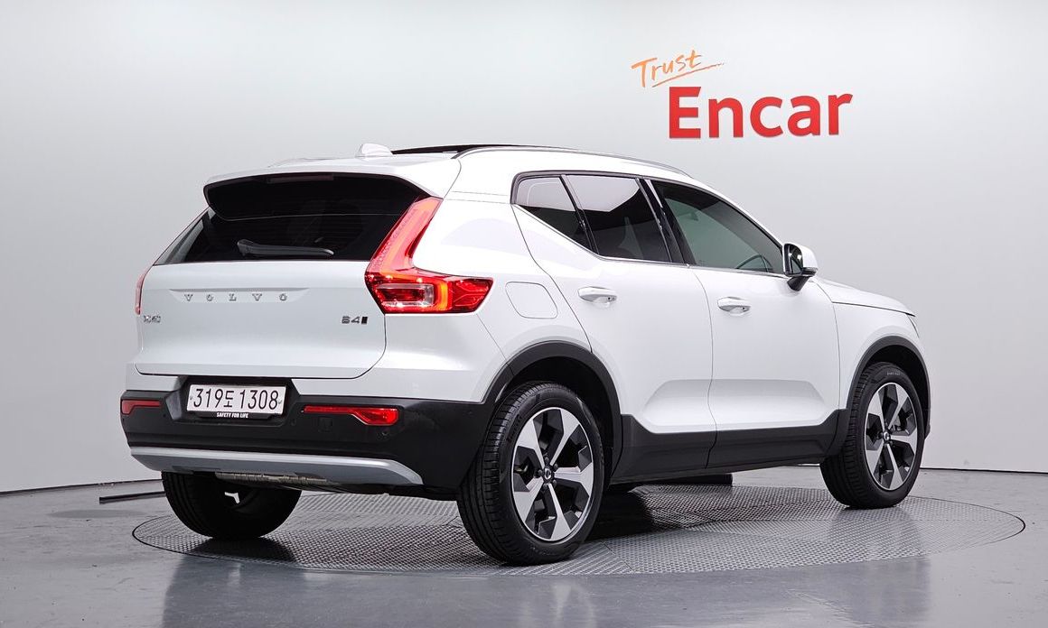 Volvo XC40 2025