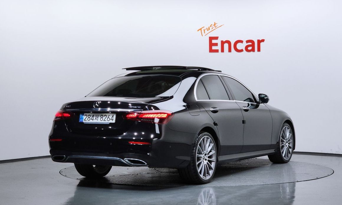 Mercedes-Benz E-Class 2022