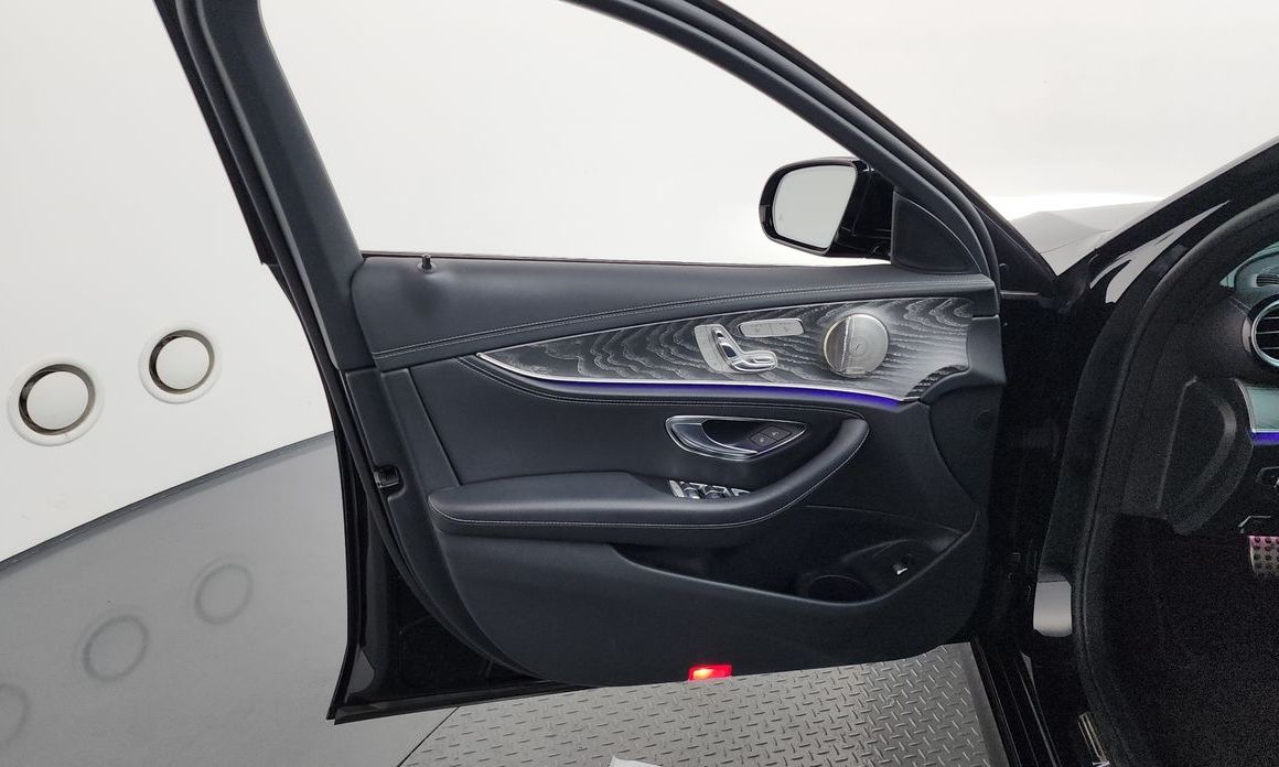 Mercedes-Benz E-Class 2022