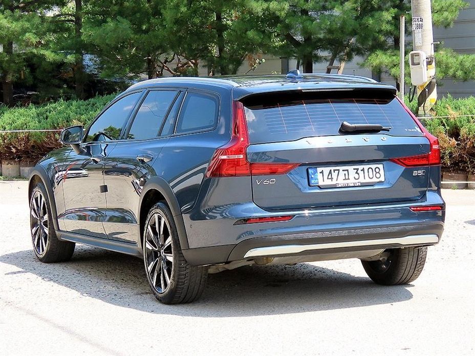 Volvo V60 2023