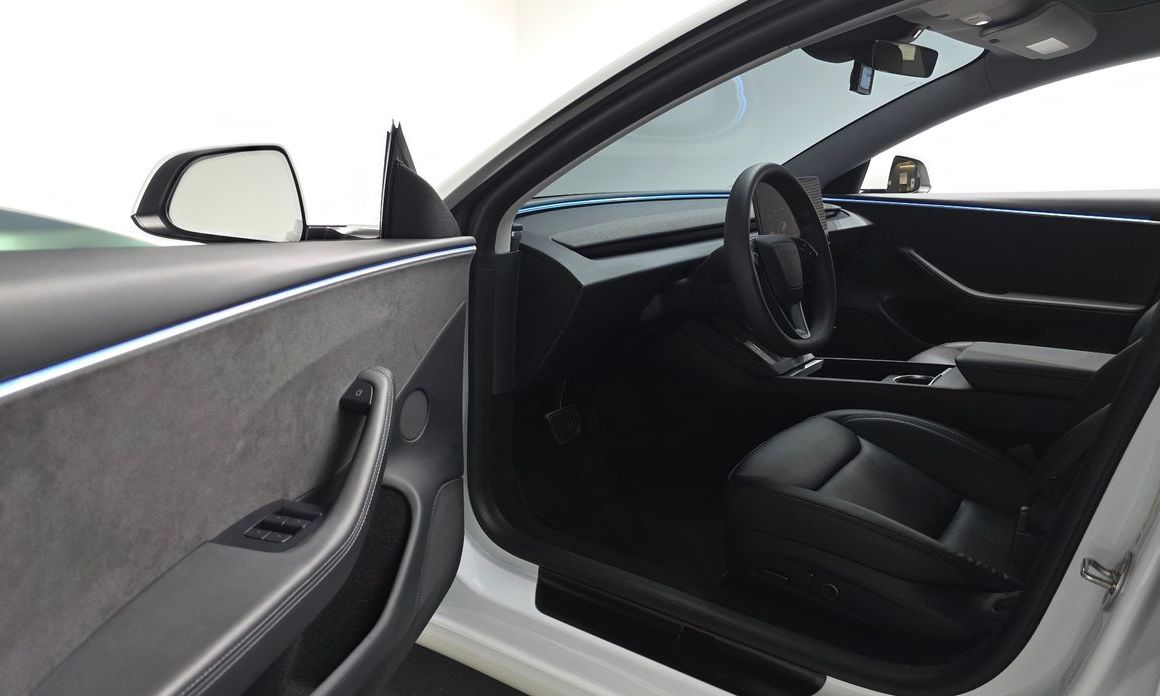 Tesla Model 3 2024