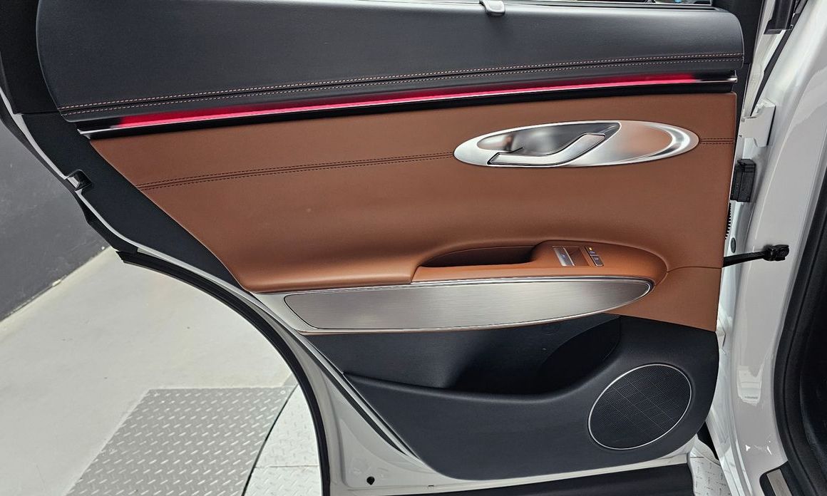 Genesis GV70 2025