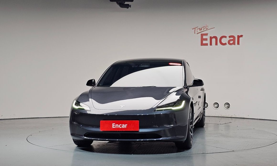 Tesla Model 3 2024