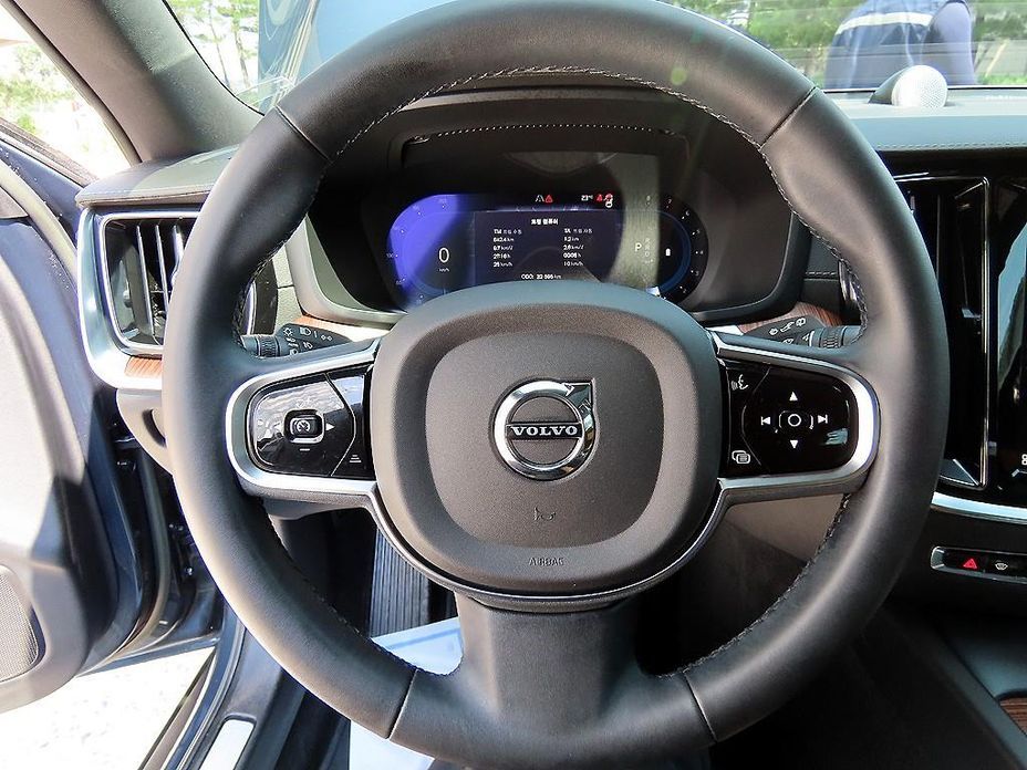 Volvo V60 2023