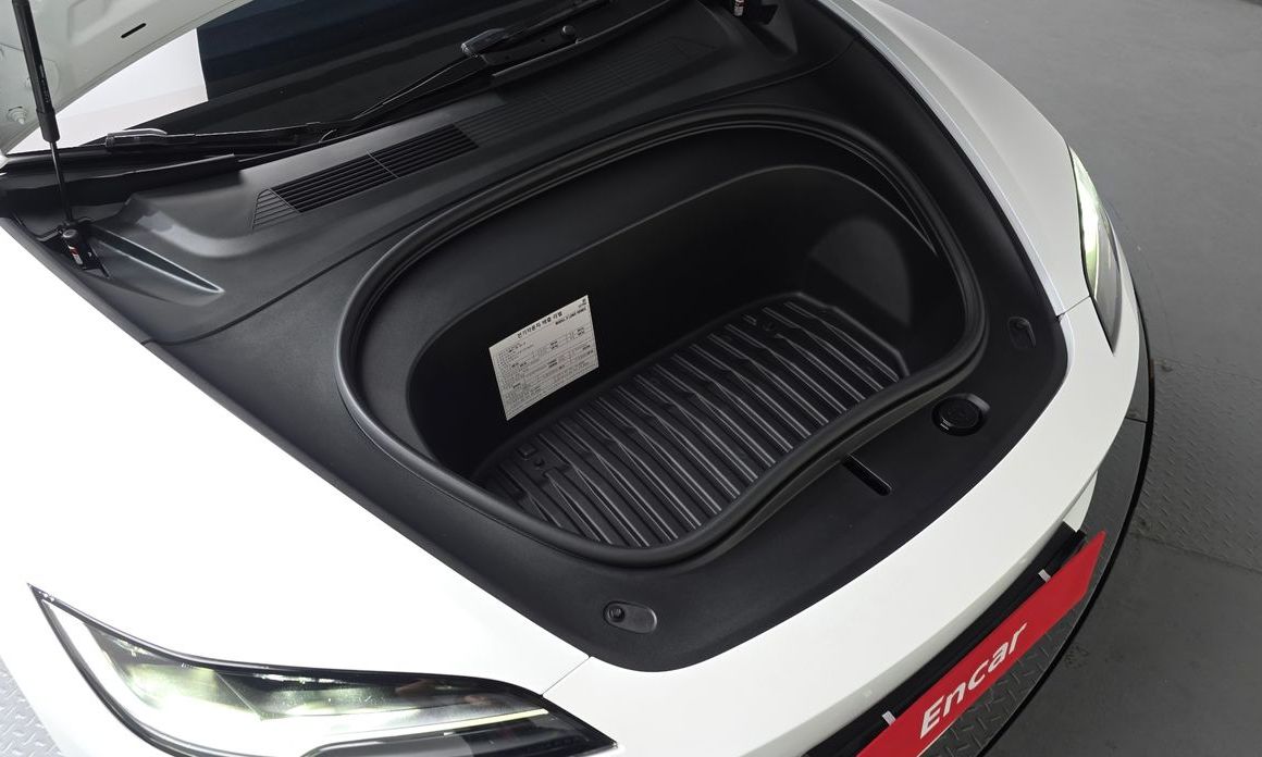 Tesla Model 3 2024
