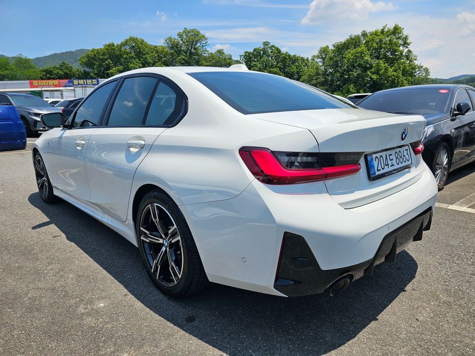 BMW 3-Series 2025