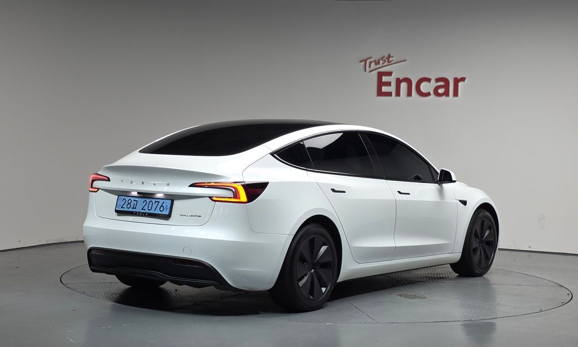 Tesla Model 3 2024