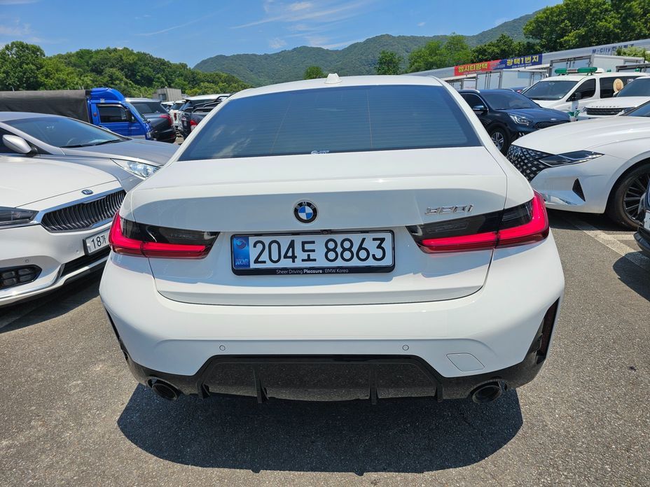 BMW 3-Series 2025