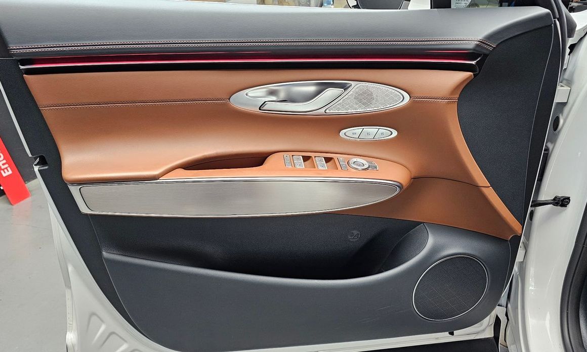 Genesis GV70 2025
