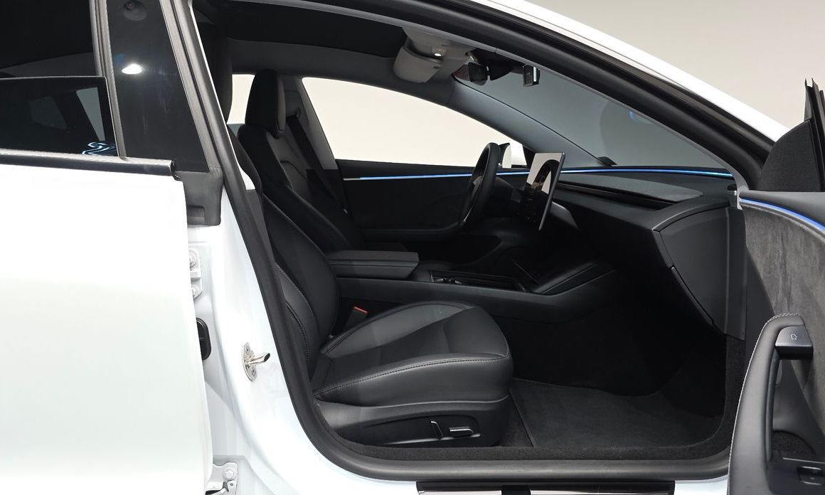 Tesla Model 3 2024