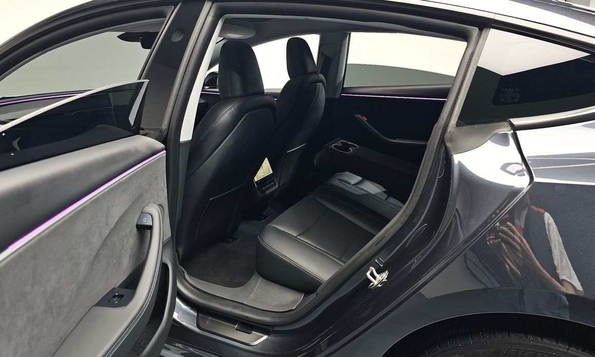 Tesla Model 3 2024