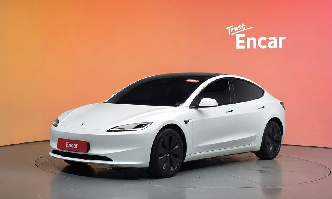 Tesla Model 3 2024