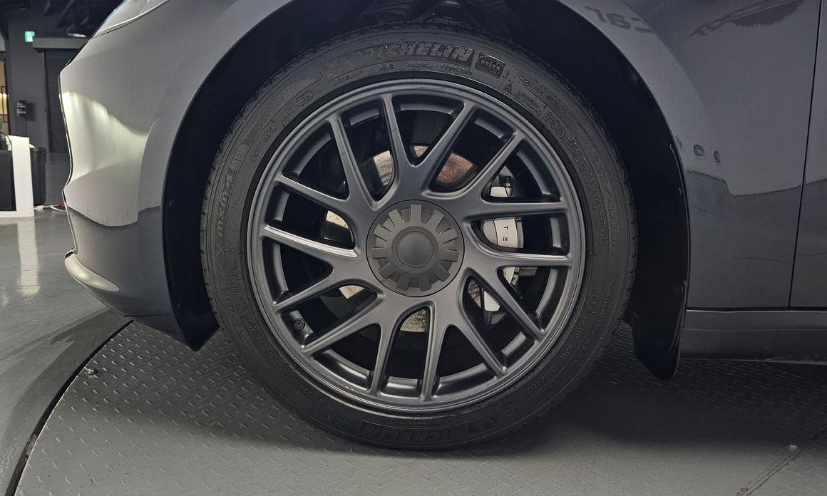 Tesla Model 3 2024