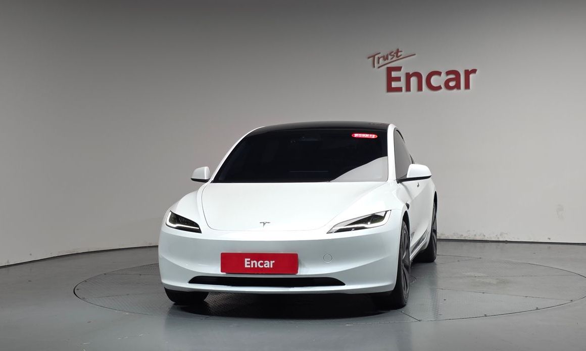 Tesla Model 3 2024