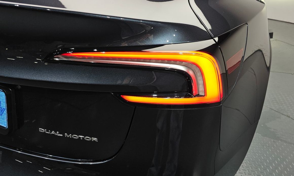 Tesla Model 3 2024