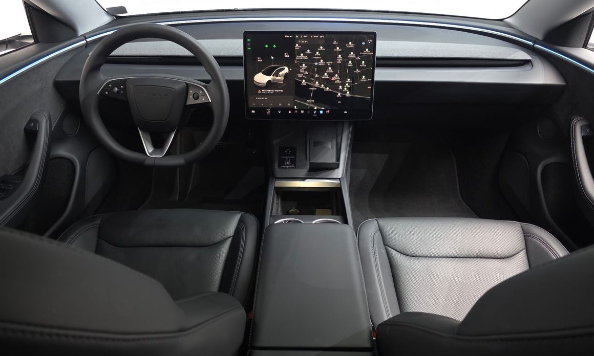 Tesla Model 3 2024