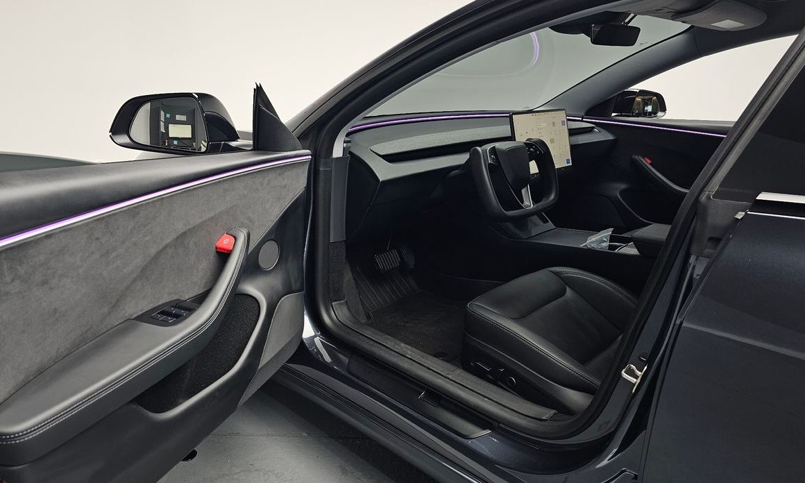 Tesla Model 3 2024