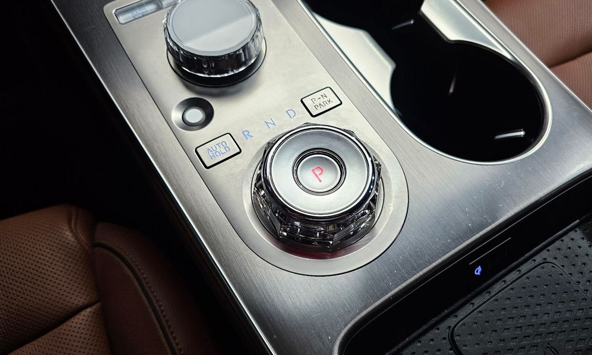 Genesis GV70 2025