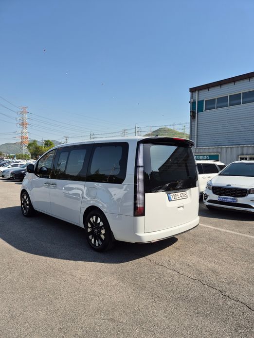 Hyundai Staria 2025