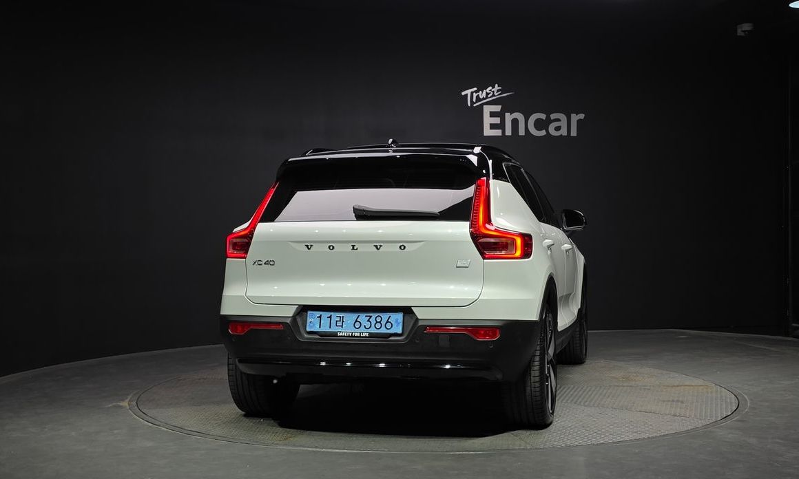 Volvo XC40 2024