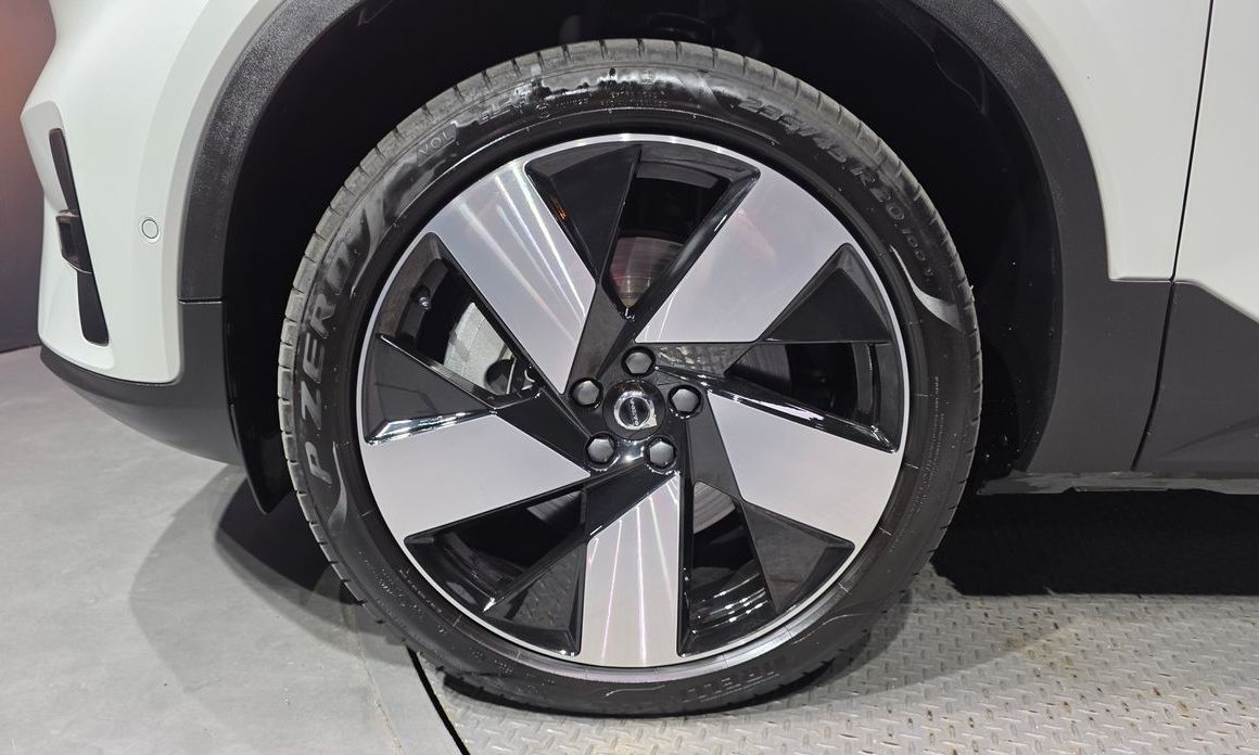 Volvo XC40 2024