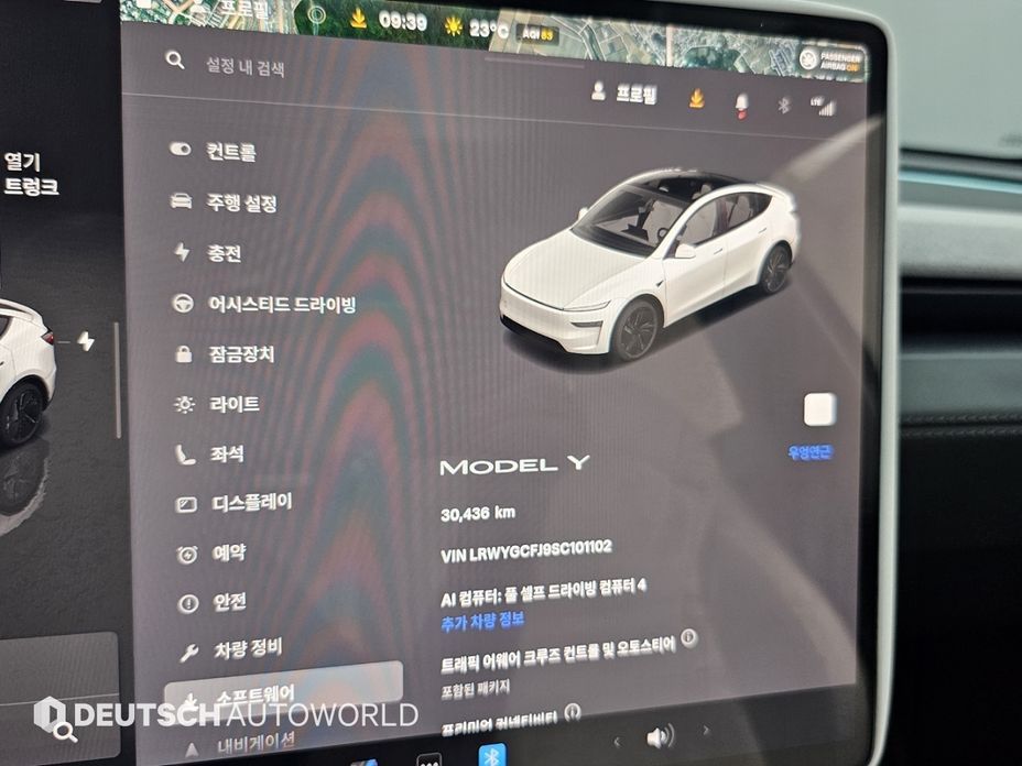 Tesla Model Y 2025