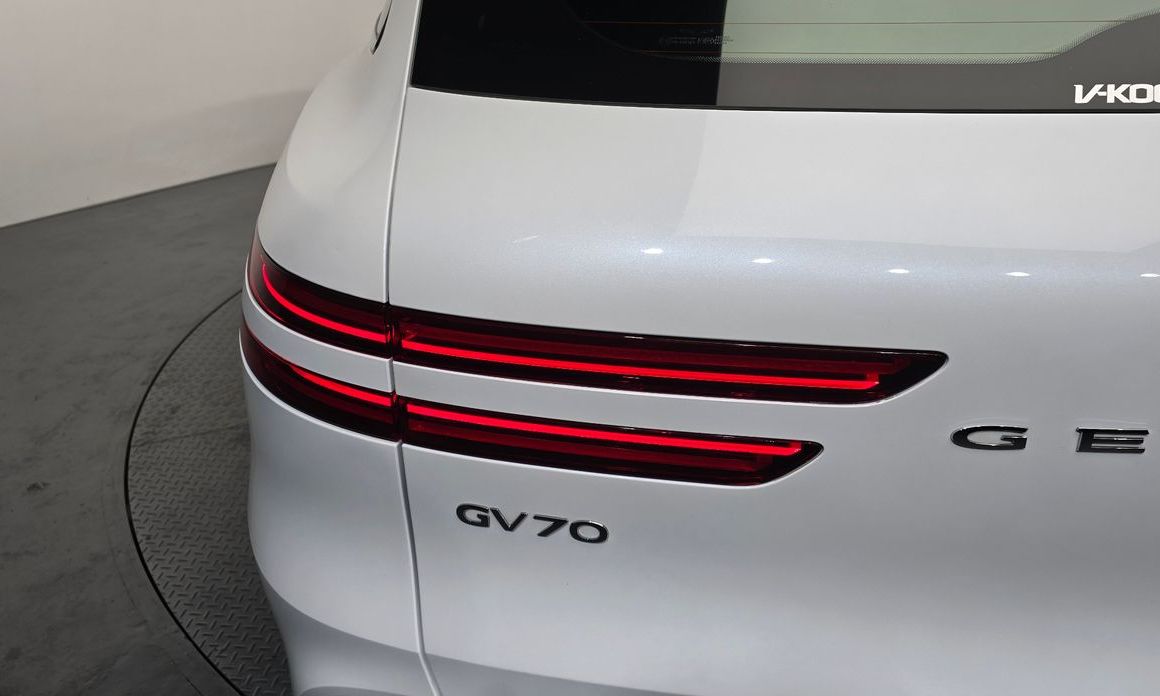 Genesis GV70 2023