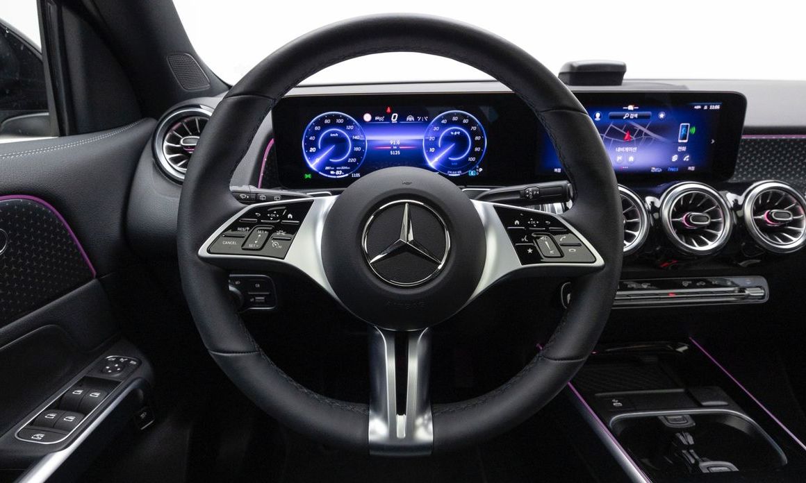 Mercedes-Benz EQB 2026
